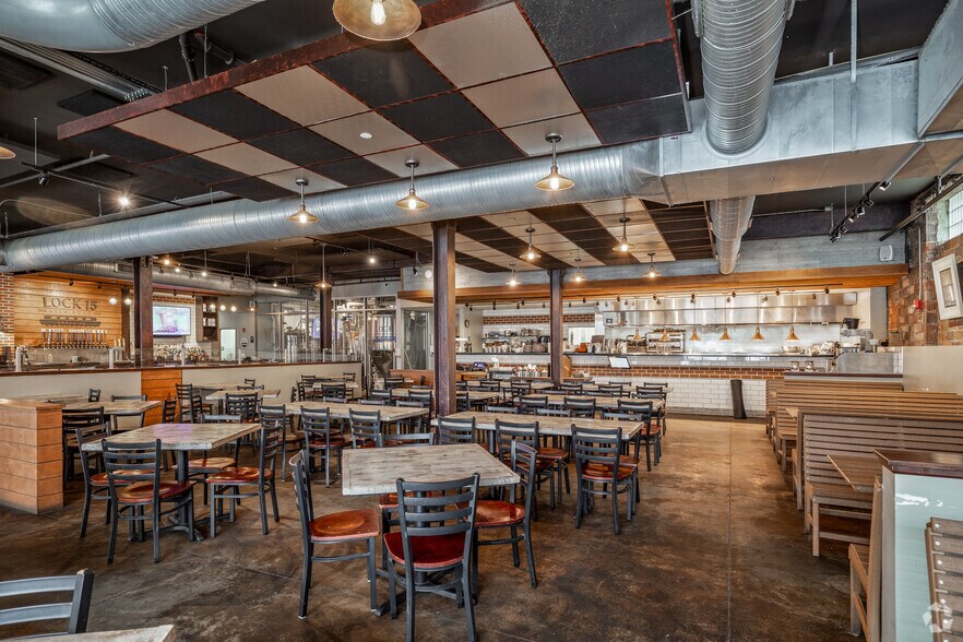 More Photos Of 21 W North St, Akron Apartments For Lease