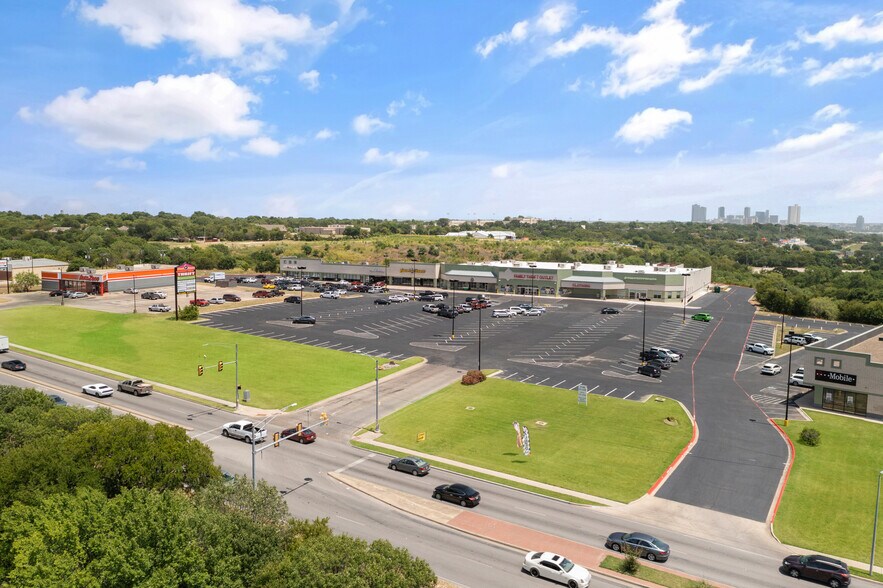 More Photos Of 1900-1978 Ephriham Ave, Fort Worth Unknown For Lease