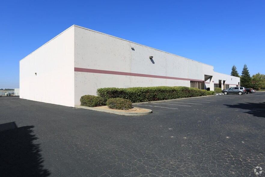 More Photos Of 830 Eubanks Dr, Vacaville Manufacturing For Lease