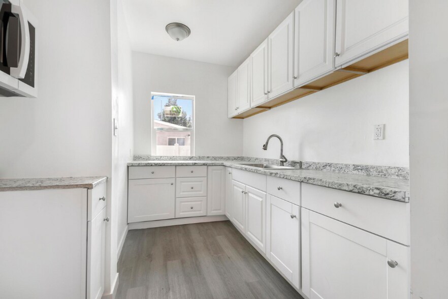 More Photos Of 1818 Overland Ave, Burley Office For Lease