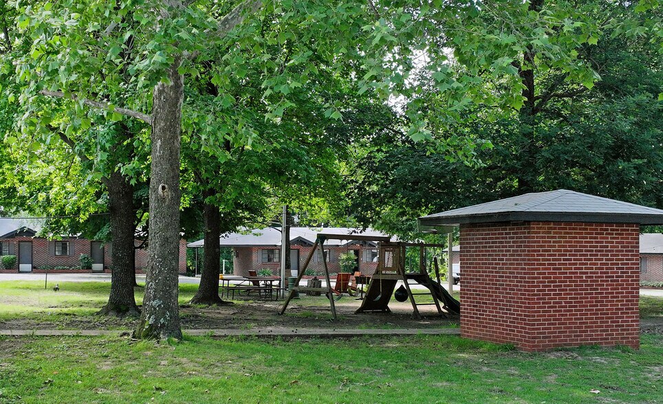 More Photos Of 33700 S 51 Hwy, Wagoner Hotel For Sale