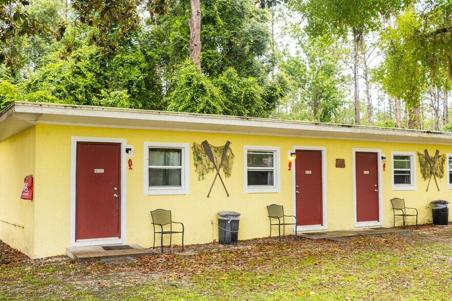 More Photos Of 217 Butler Dr, Satsuma Trailer Camper Park For Sale