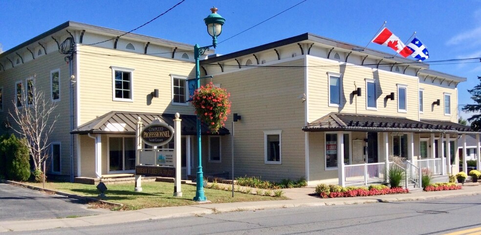 More Photos Of 1963 Ch Sainte-Angélique, St-Lazare Medical For Lease