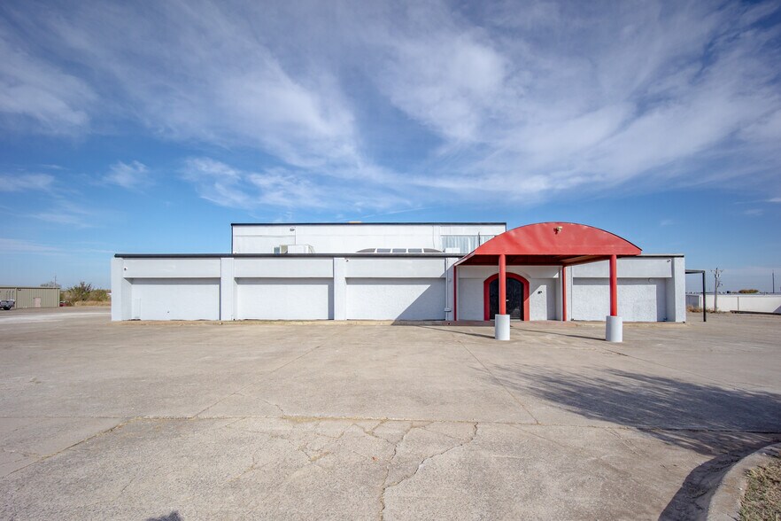 More Photos Of 6825 W Wilshire Blvd, Oklahoma City Theater Concert Hall For Sale