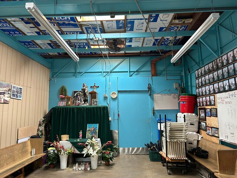 More Photos Of 1856 W Washington Blvd, Los Angeles General Retail For Sale