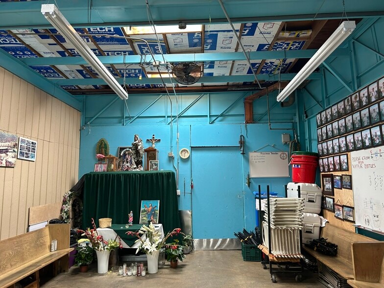 More Photos Of 1856 W Washington Blvd, Los Angeles General Retail For Sale