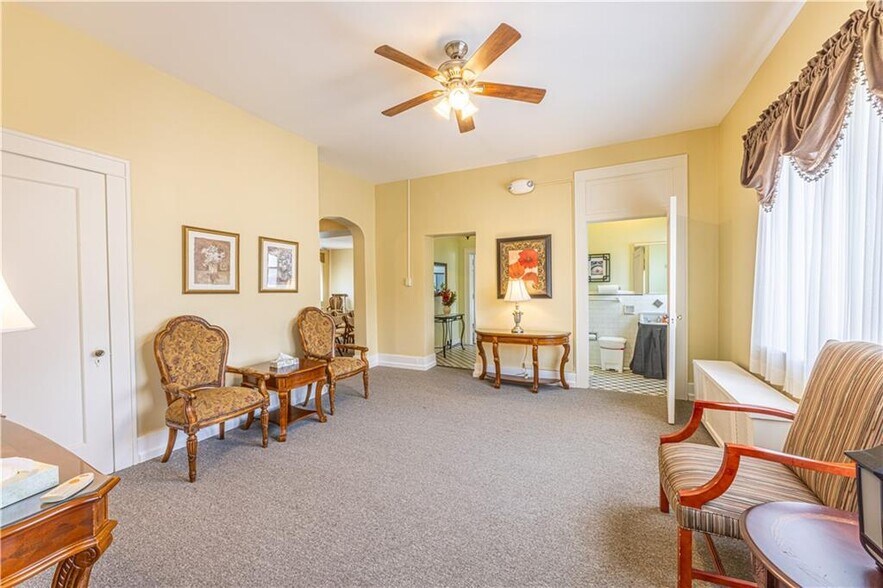 More Photos Of 121 Ridge Ave, Washington Funeral Home For Sale