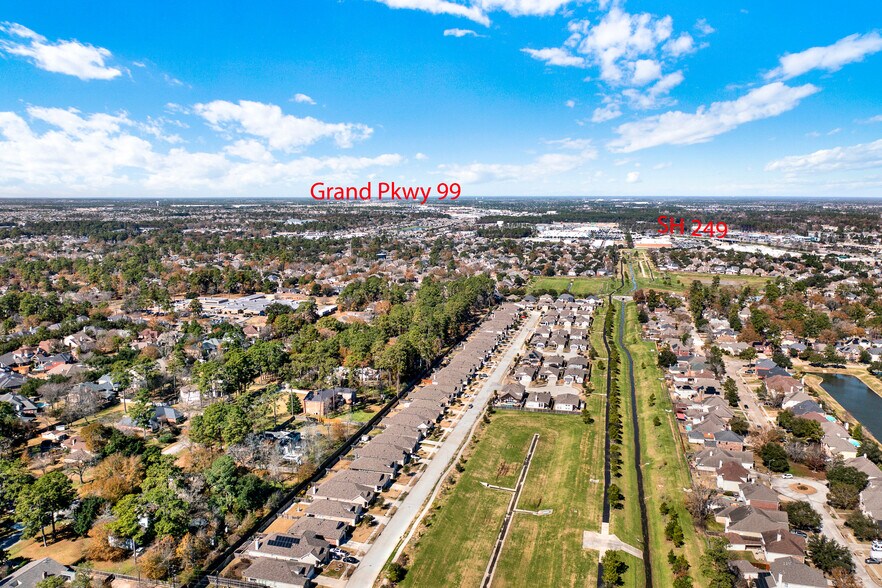 More Photos Of 11551 Louetta Rd, Houston Showroom For Lease