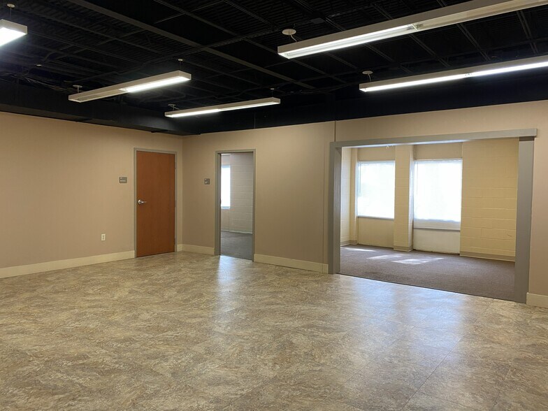 More Photos Of 4300 W Bellfort St, Houston Schools For Lease