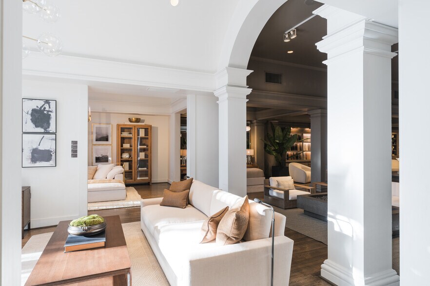 More Photos Of 710-720 State St, Santa Barbara General Retail For Lease