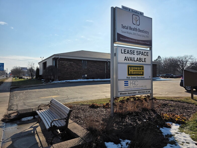 More Photos Of 2101 Aurelius Rd, Holt Medical For Lease