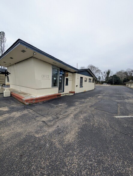 More Photos Of 1134 US Highway 80, Selma Hotel For Sale