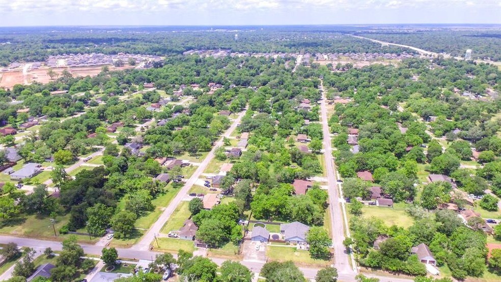 More Photos Of 1910 N Brazosport Blvd, Richwood Land For Sale