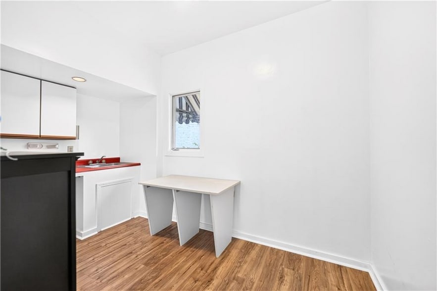 More Photos Of 453 Wall Ave, Wilmerding Office For Sale