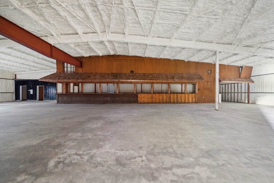 More Photos Of 149 County Road 219, Bay City Warehouse For Sale