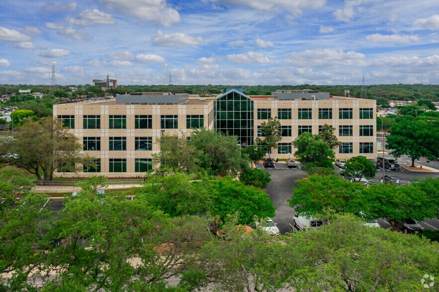 More Photos Of 4511 Horizon Hill Blvd, San Antonio Unknown For Lease
