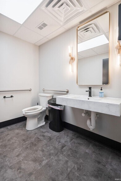More Photos Of 210 W Walnut St, Kokomo Office For Sale