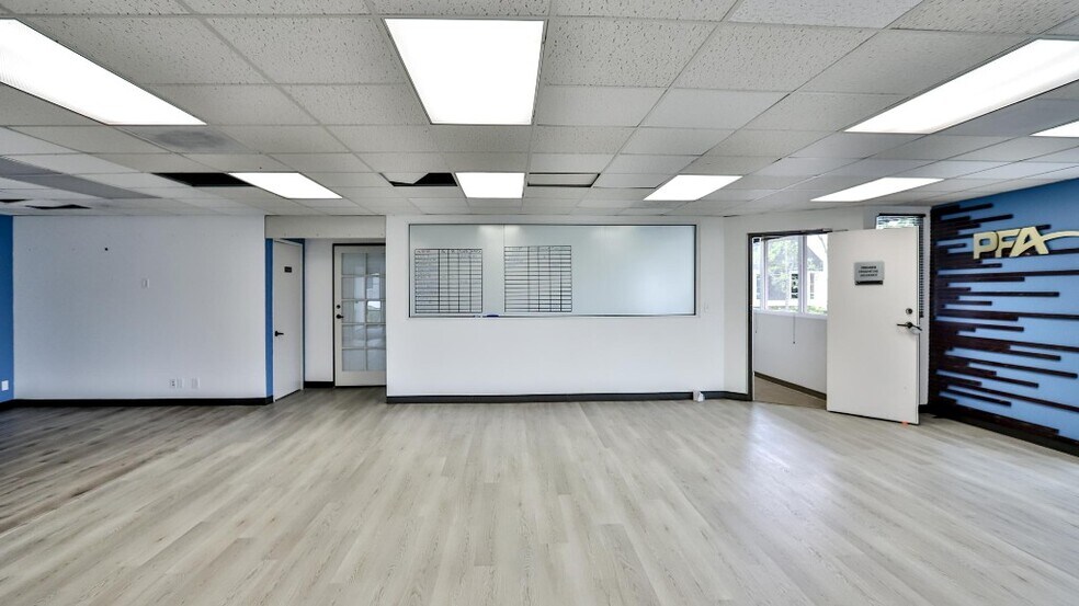 More Photos Of 151 Kalmus Dr, Costa Mesa Office Residential For Lease