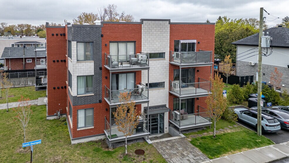 More Photos Of 1074 Ch Du Côteau-Rouge, Longueuil Apartments For Sale