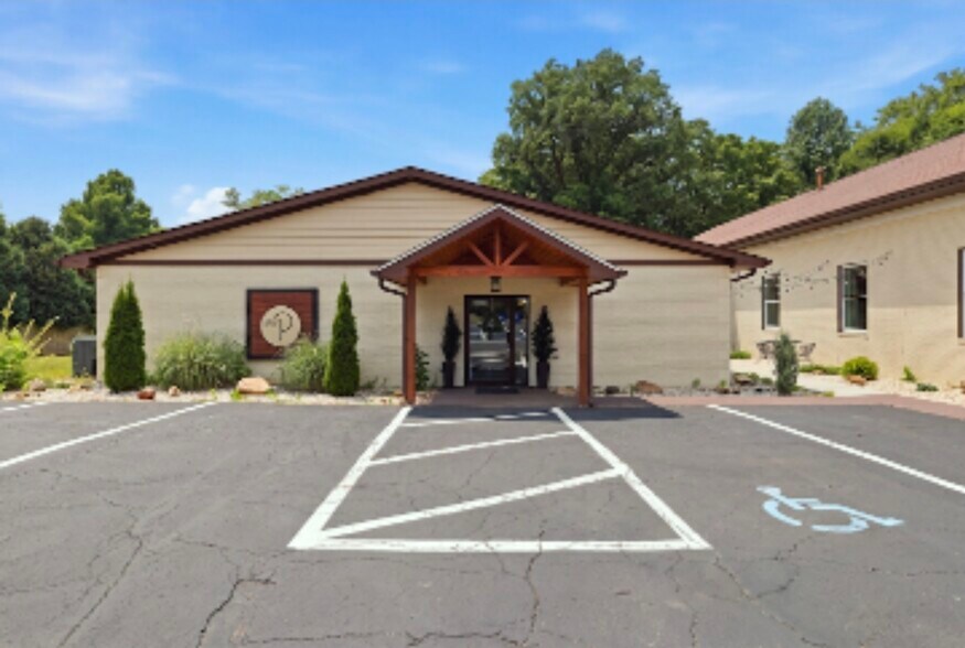 More Photos Of 532 N Kristi Rd, Martinsville Lodge Meeting Hall For Lease