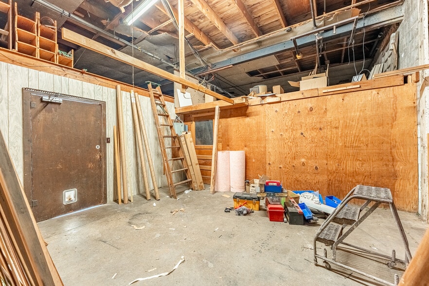 More Photos Of 1770 S Wabash St, Wabash Freestanding For Sale