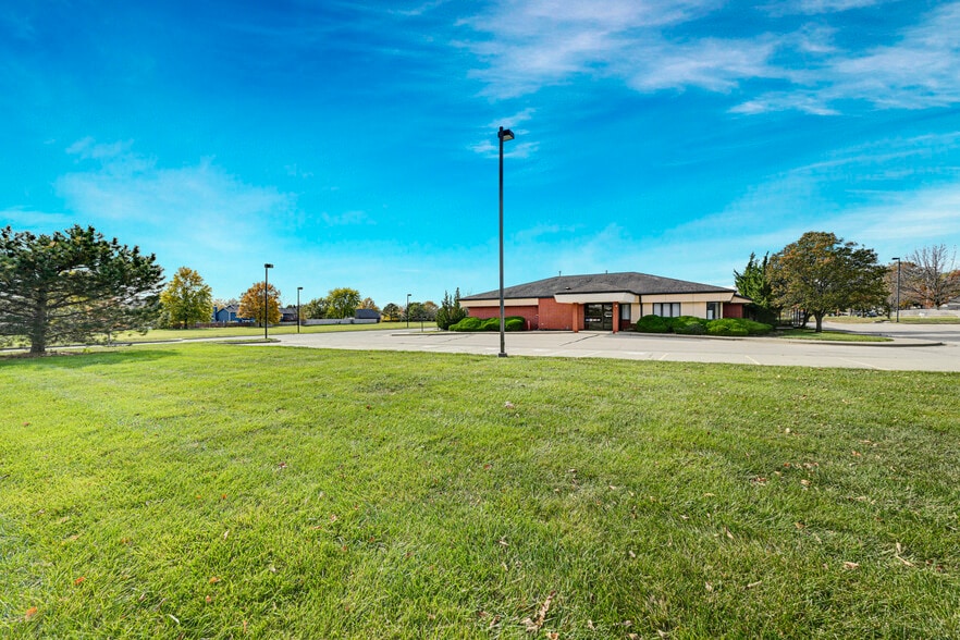 More Photos Of 18320 S Center St, Gardner Medical For Sale