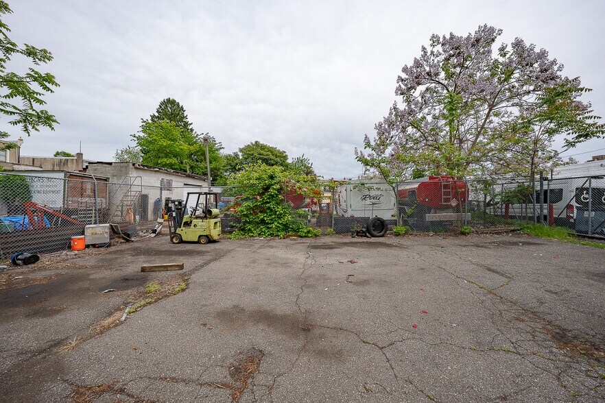 More Photos Of 175 W Wellens Ave, Philadelphia Warehouse For Sale