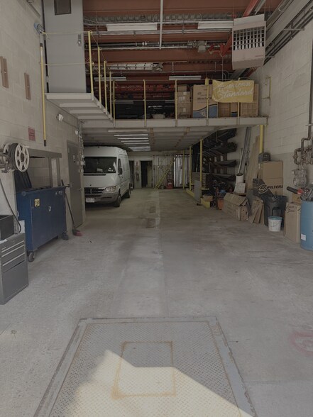More Photos Of 166 Dikeman St, Brooklyn Warehouse For Lease