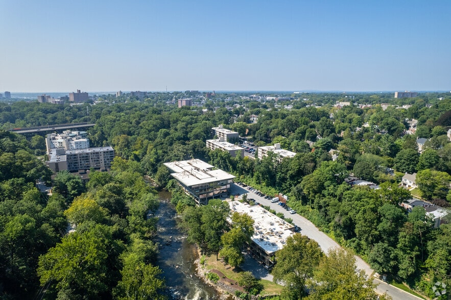 More Photos Of 3 Mill Rd, Wilmington Office For Lease