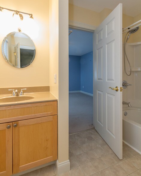 More Photos Of 72 Elm St, Camden Hospitality For Sale