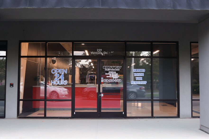 More Photos Of 259 Venture Dr, Smithfield Freestanding For Lease