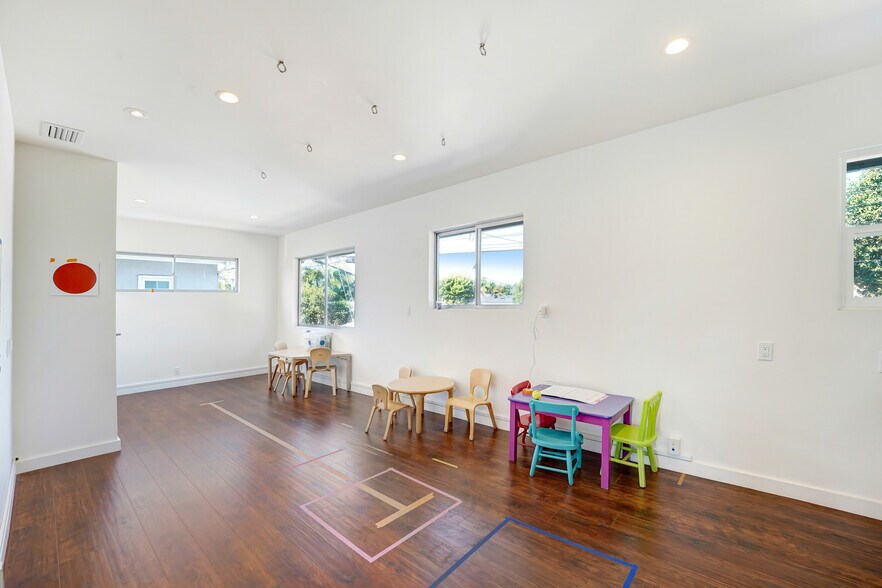 More Photos Of 11605-11609 Washington Pl, Los Angeles Storefront Retail Office For Sale