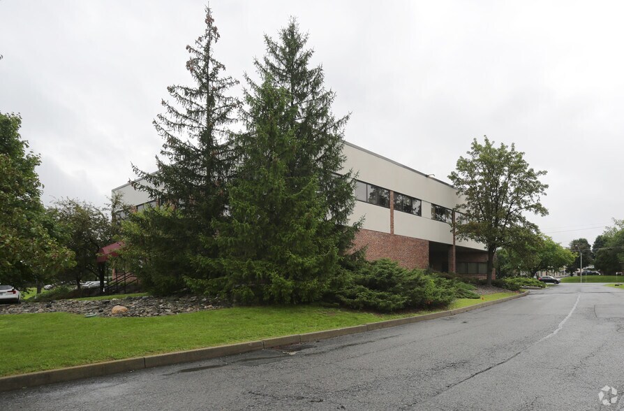 More Photos Of 950 New Loudon Rd, Latham Office For Lease