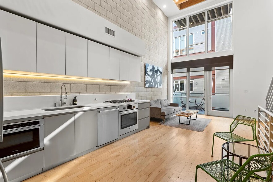 More Photos Of 3450 Cahuenga Blvd W, Los Angeles Office Residential For Sale