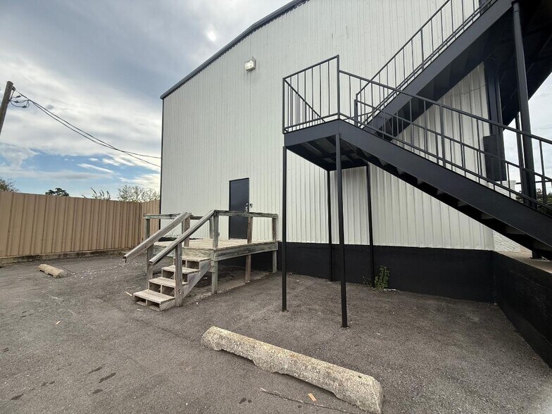 More Photos Of 1315 24th Ave SW, Norman Office For Lease