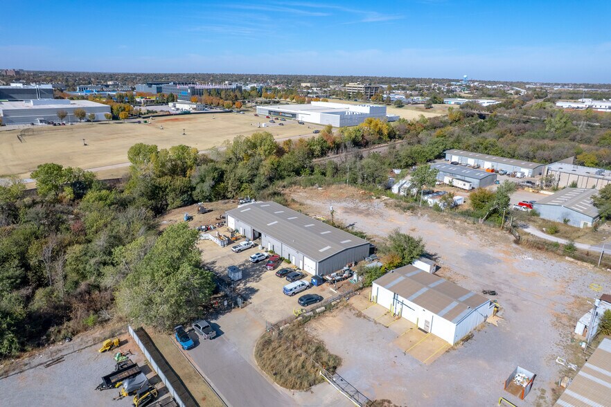 More Photos Of 319-323 NW 59th St, Oklahoma City Manufacturing For Sale