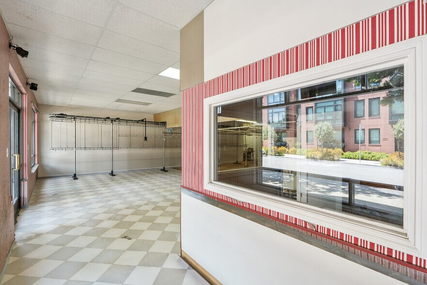 More Photos Of 3605-3611 Buchanan St, San Francisco Storefront Retail Residential For Sale