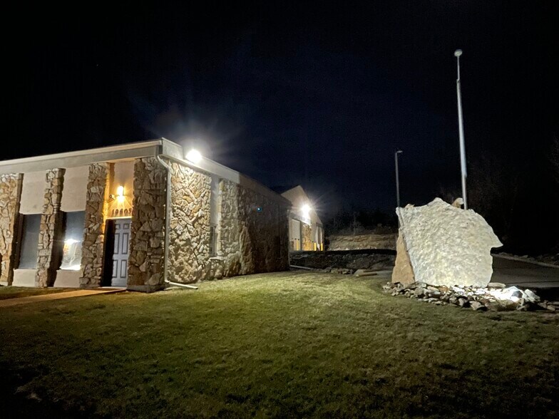 More Photos Of 19605 E 40 Hwy, Independence Warehouse For Sale