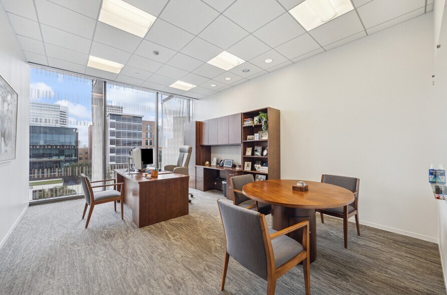 More Photos Of 1800 Post Oak Blvd, Houston Office For Lease