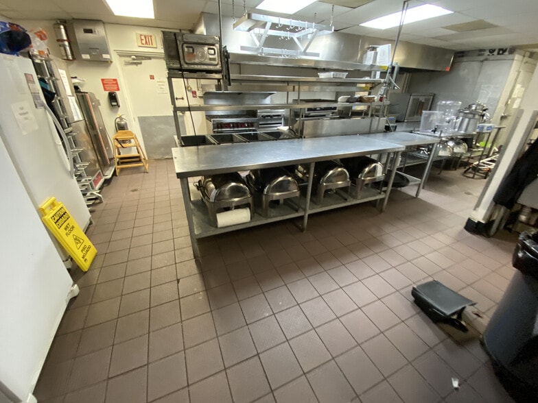 More Photos Of 1 Yacht Club Dr, Palm Coast Restaurant For Sale