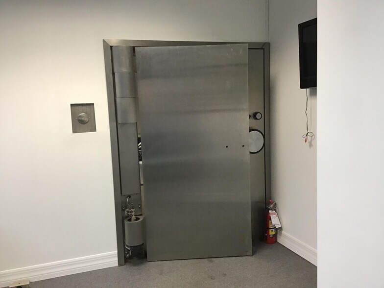 More Photos Of 300 S 6th St, Fort Pierce Office For Sale