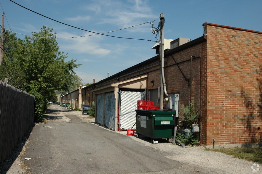 More Photos Of 600-658 N Addison Rd, Villa Park Freestanding For Lease