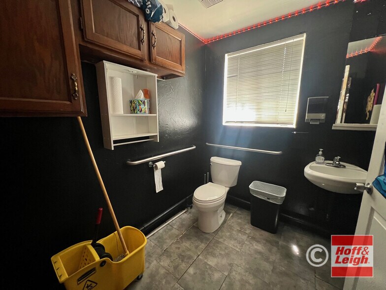 More Photos Of 8410 W Colfax Ave, Lakewood Storefront Retail Office For Lease