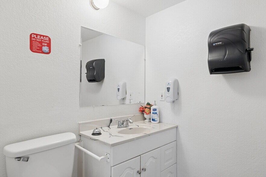 More Photos Of 1707 E Citation Ln, Tempe Assisted Living For Sale