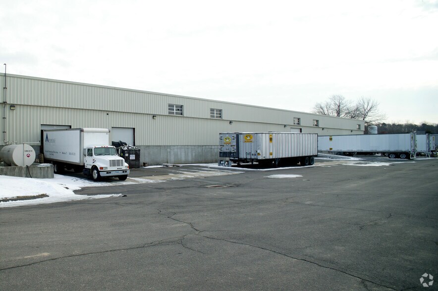 More Photos Of 20 Utopia Rd, Manchester Showroom For Lease