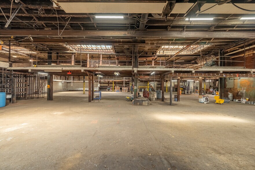 More Photos Of 4332 33rd St, Long Island City Industrial For Sale