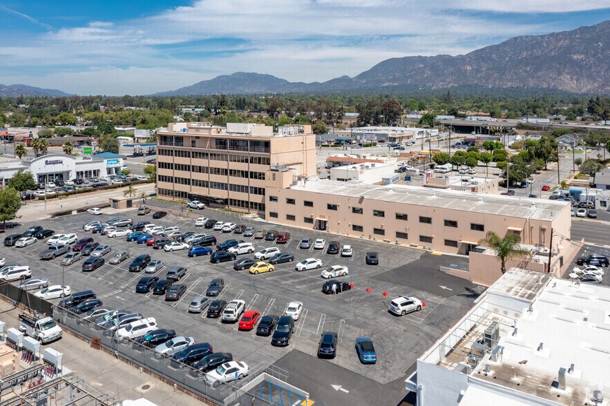 More Photos Of 133 N Altadena Dr, Pasadena Unknown For Lease