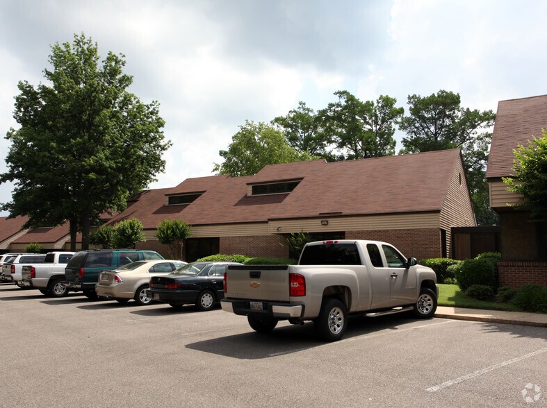 More Photos Of 2893 S Mendenhall, Memphis Unknown For Lease