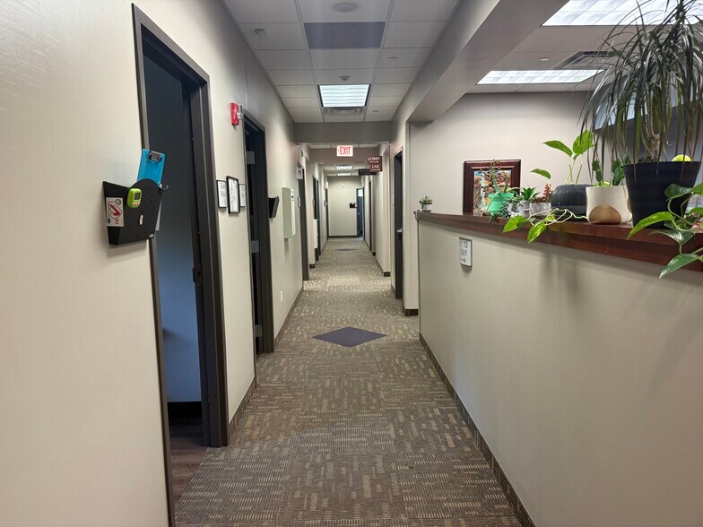 More Photos Of 1205 Copper Creek Dr, Des Moines Medical For Sale