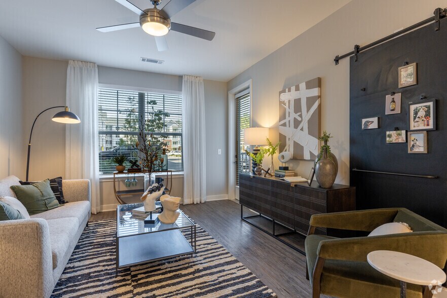 More Photos Of 12400 Dutton Rd, Midlothian Apartments For Sale